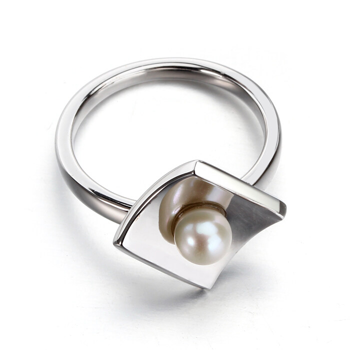 925 Sterling Silver & Pearl Ring